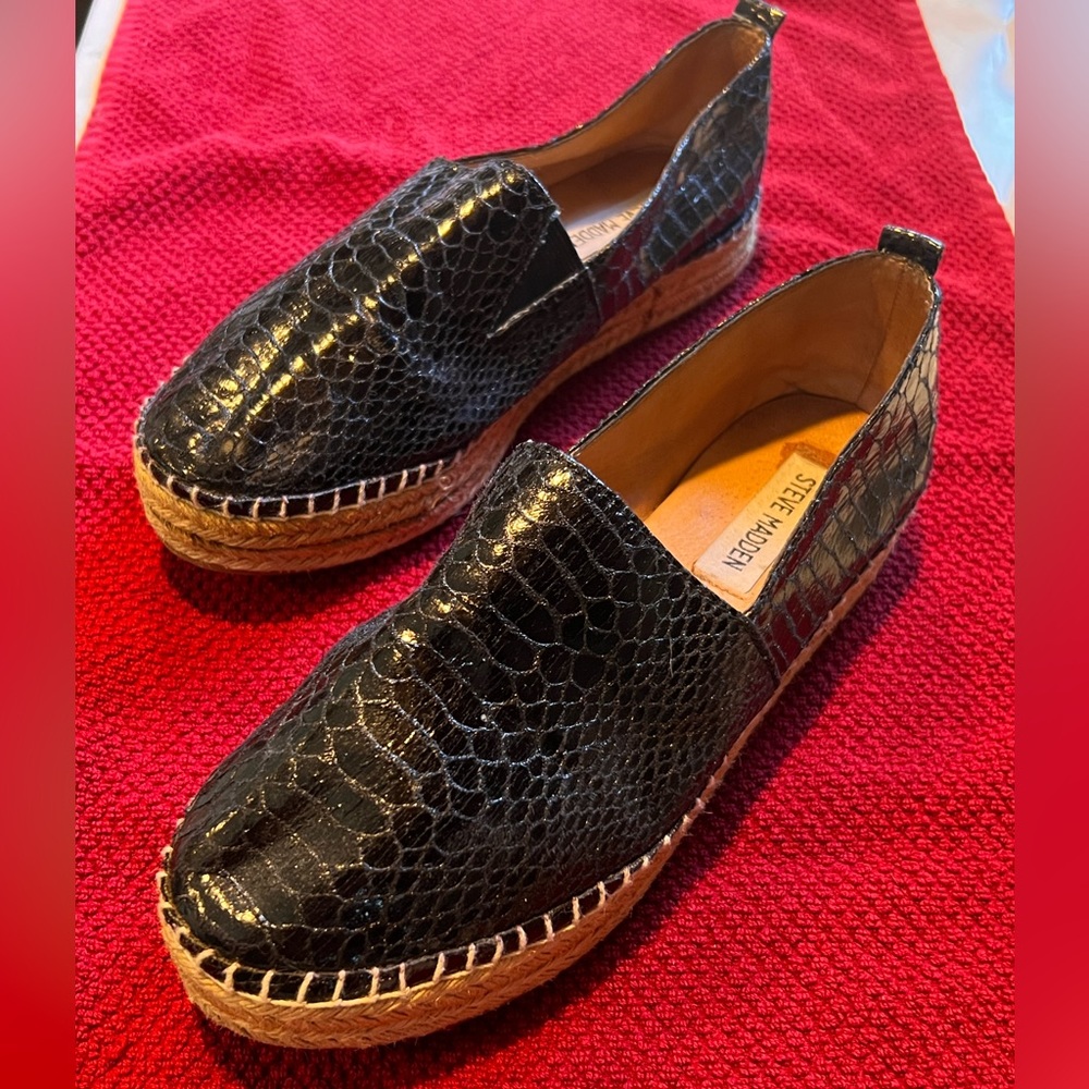 STEVE MADDEN, PACIFIC Flatform Black Snake Effect Espadrilles Slip on. Sz 6.5